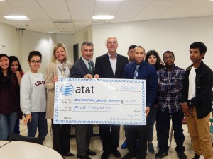 AT&T presents Award